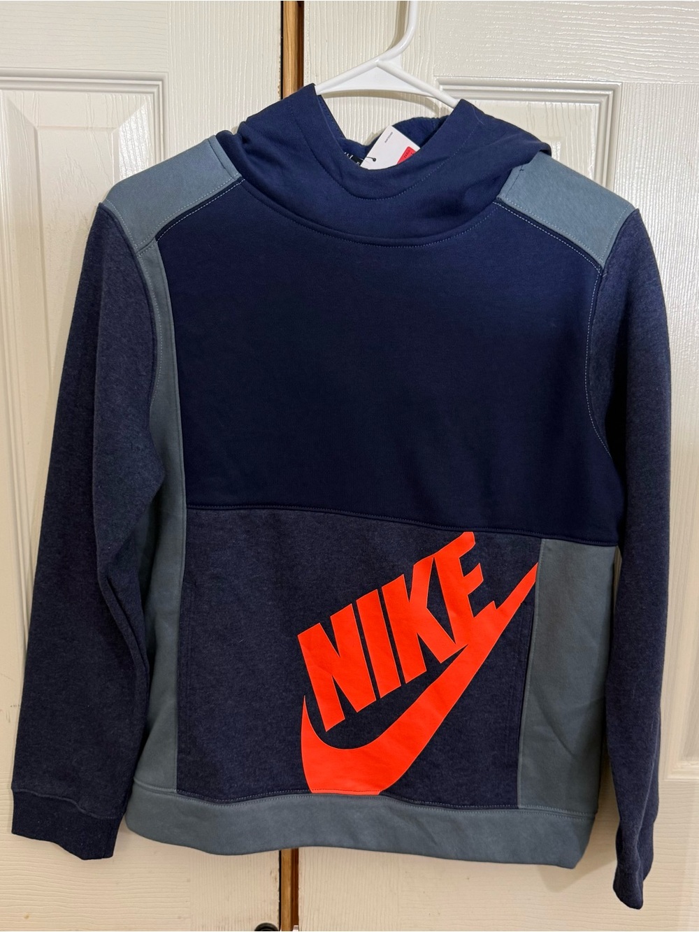 Nike Boys Colorblock Logo Pullover Hoodie Size L NWT